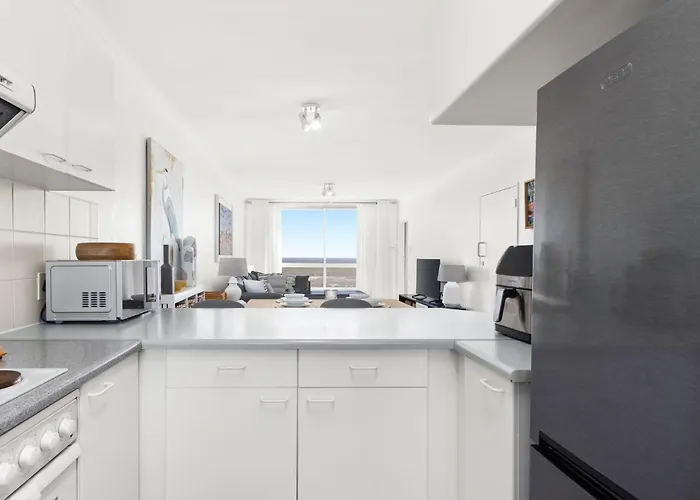 Odeon Towers 1102 By Host Agents